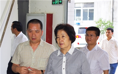 中央政治局委員、中央統(tǒng)戰(zhàn)部部長孫春蘭蒞臨天守集團關心指導